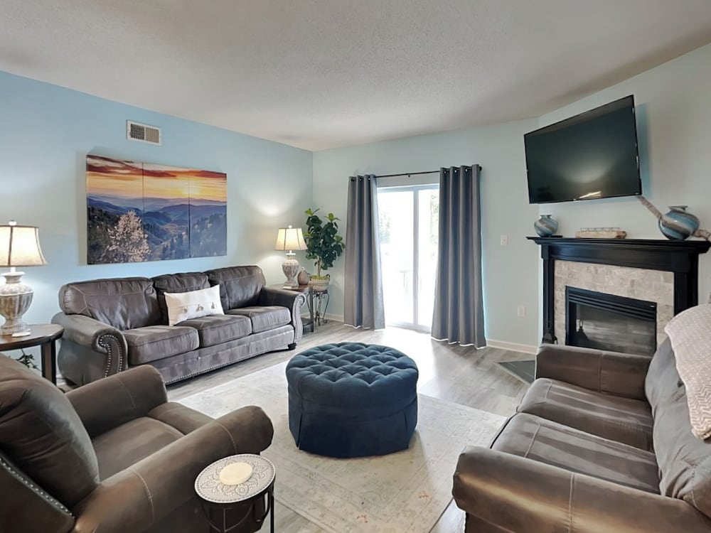 Condo (2 Bedrooms)