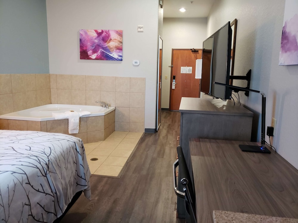 Standard Room, 1 King Bed, Non Smoking, Jetted Tub