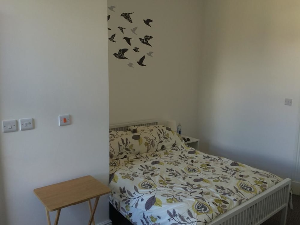 Spacious Ensuite Room