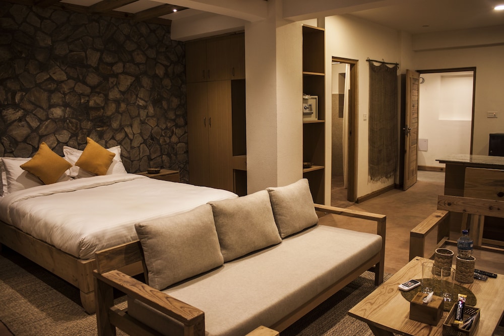 Luxury Apartment, 1 Queen Bed, Kitchen, Mountain View photo 1