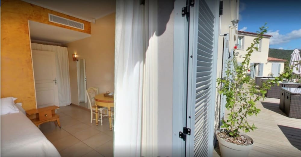 Charm room with terrace photo 2