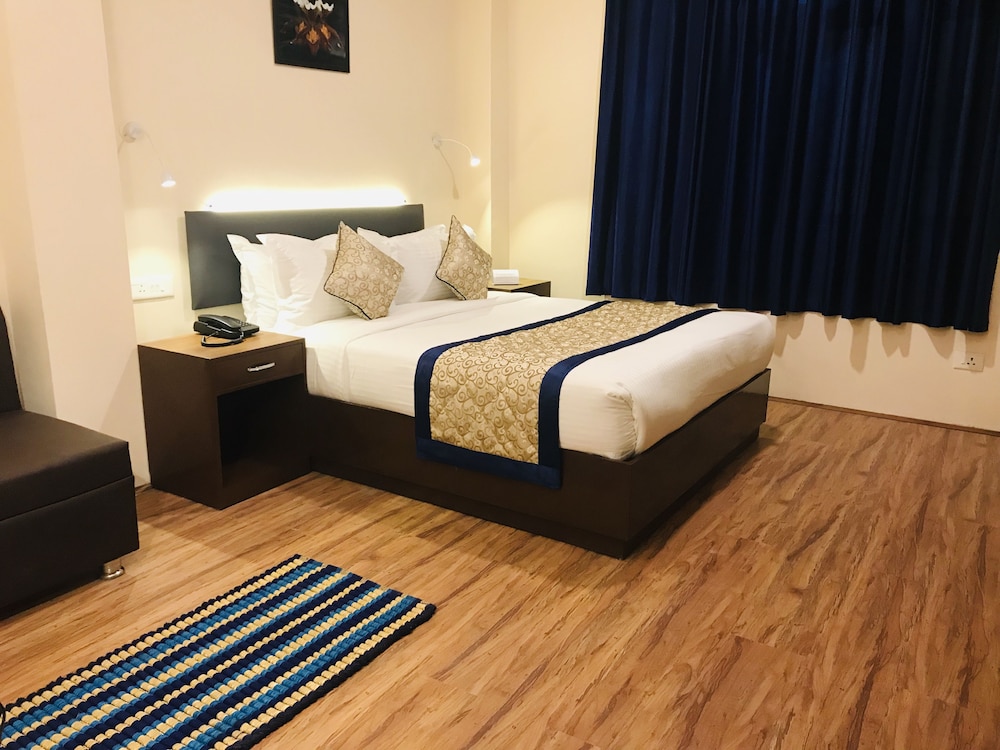 Kanchenjunga Suite