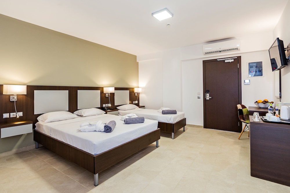 Superior Triple Room with Land View