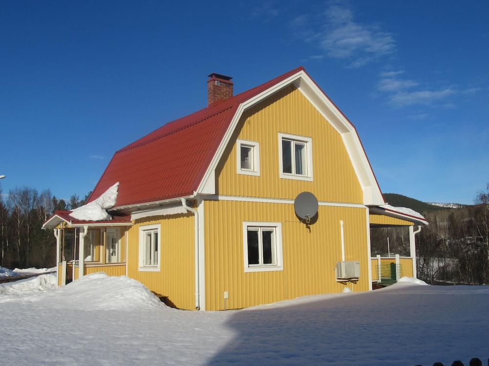 Traditional House, 2 Bedrooms photo 3