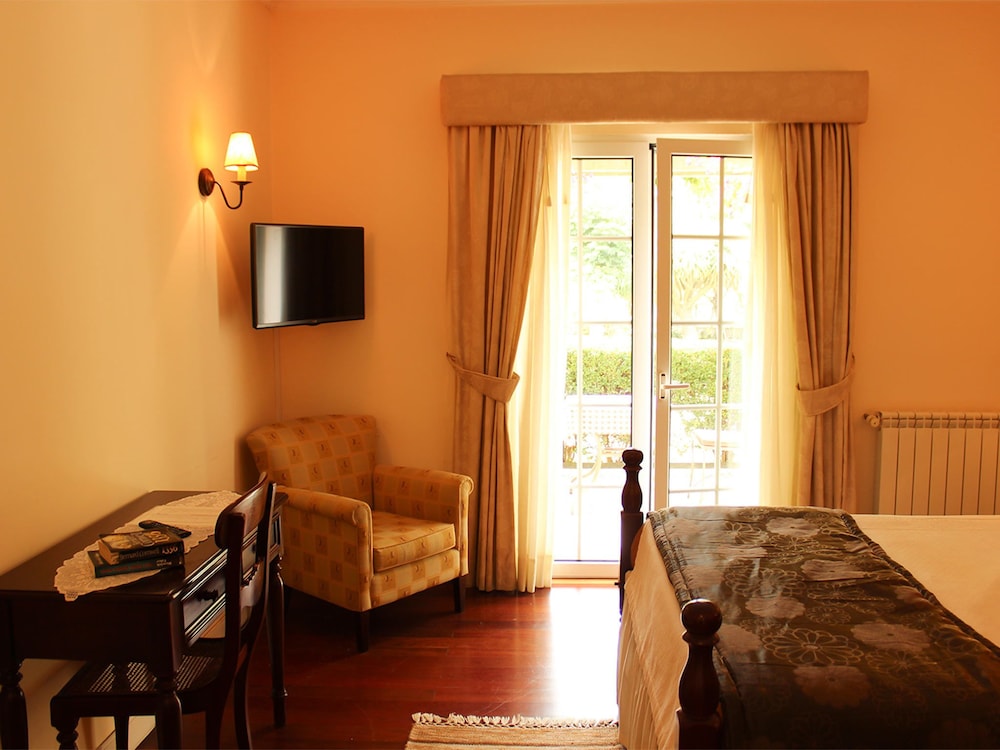 Double or Twin Room - Photo 7