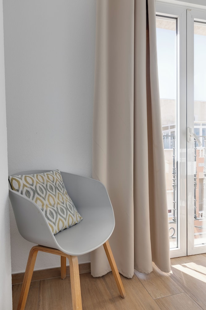 Standard Double or Twin Room - Photo 10
