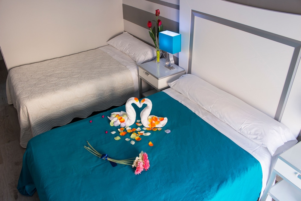 Habitación triple con baño privado (en apartamento compartido)