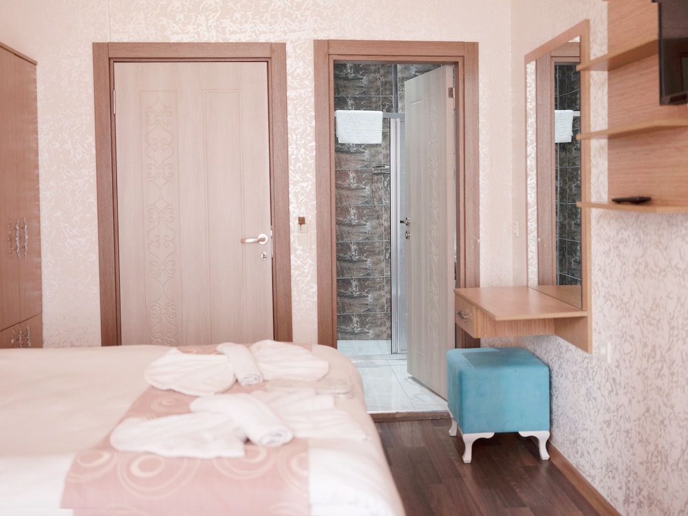 Standard Room photo 2