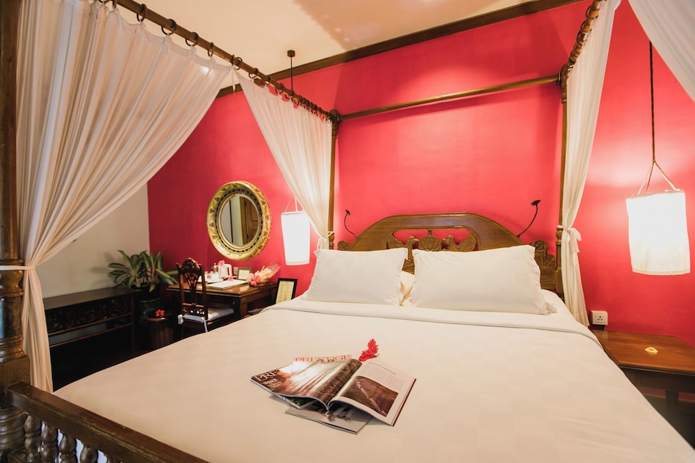 Executive Suite - Photo 3