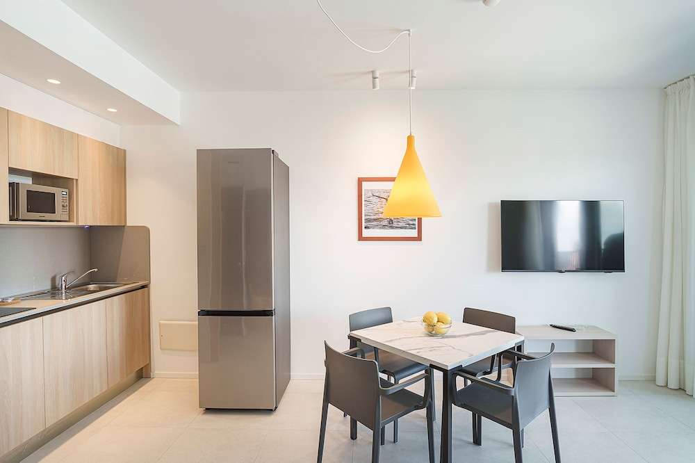 Prestige Apartment, 1 Bedroom, Sea View photo 2