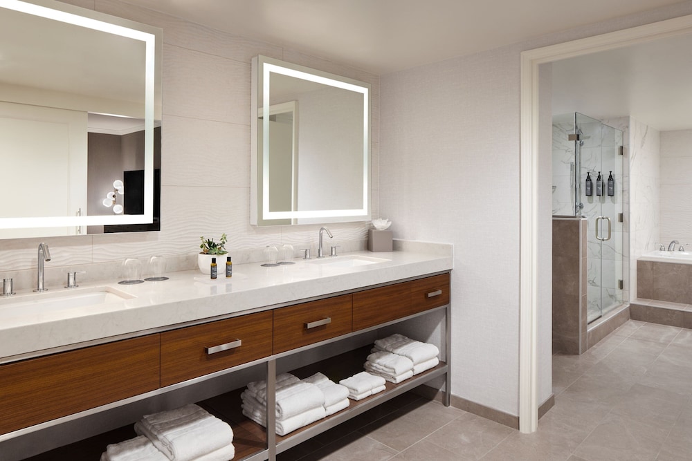 Signature Suite, 1 Bedroom thumbnail 5