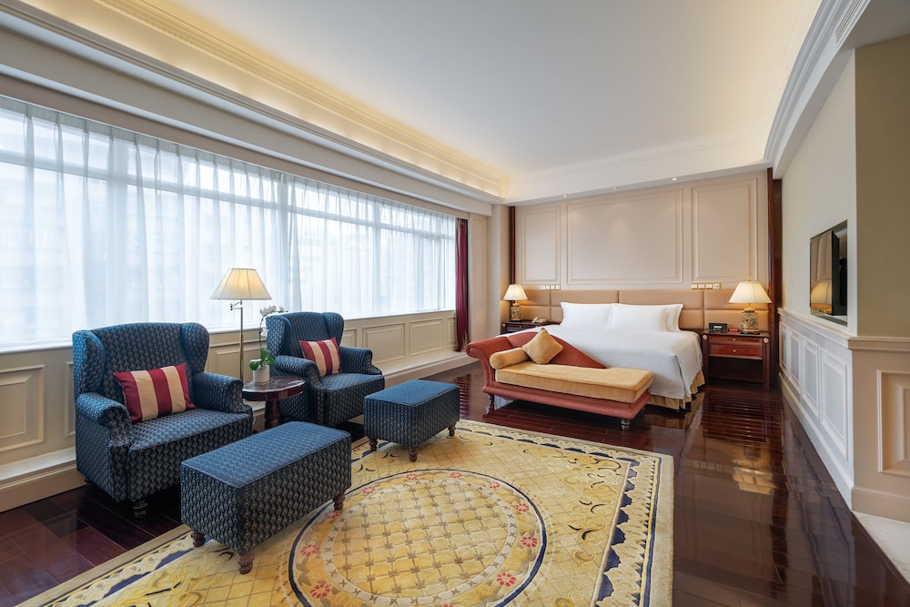 Junior Studio Suite, 1 King Bed, Club Lounge Access (High Floor)