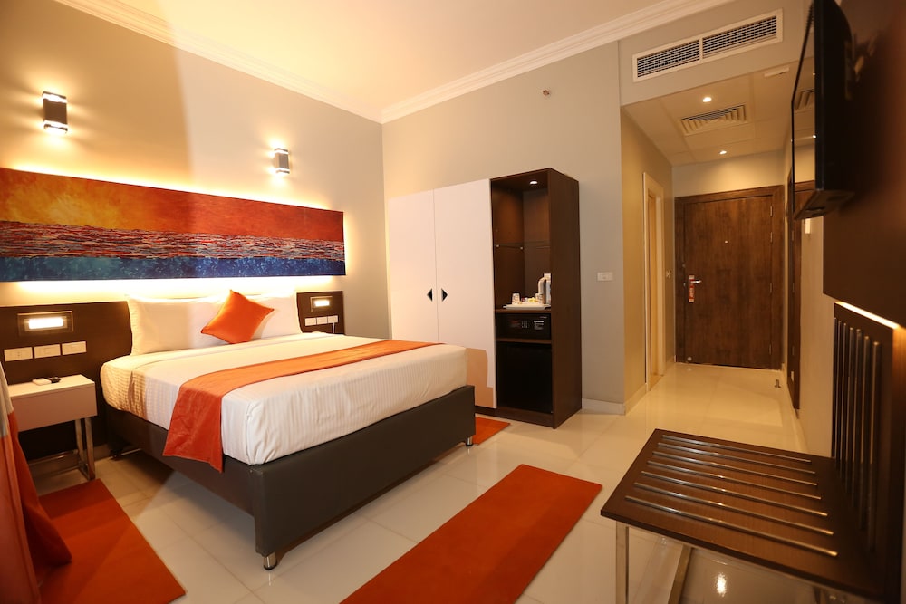 Superior Double or Twin Room City view - Photo 2