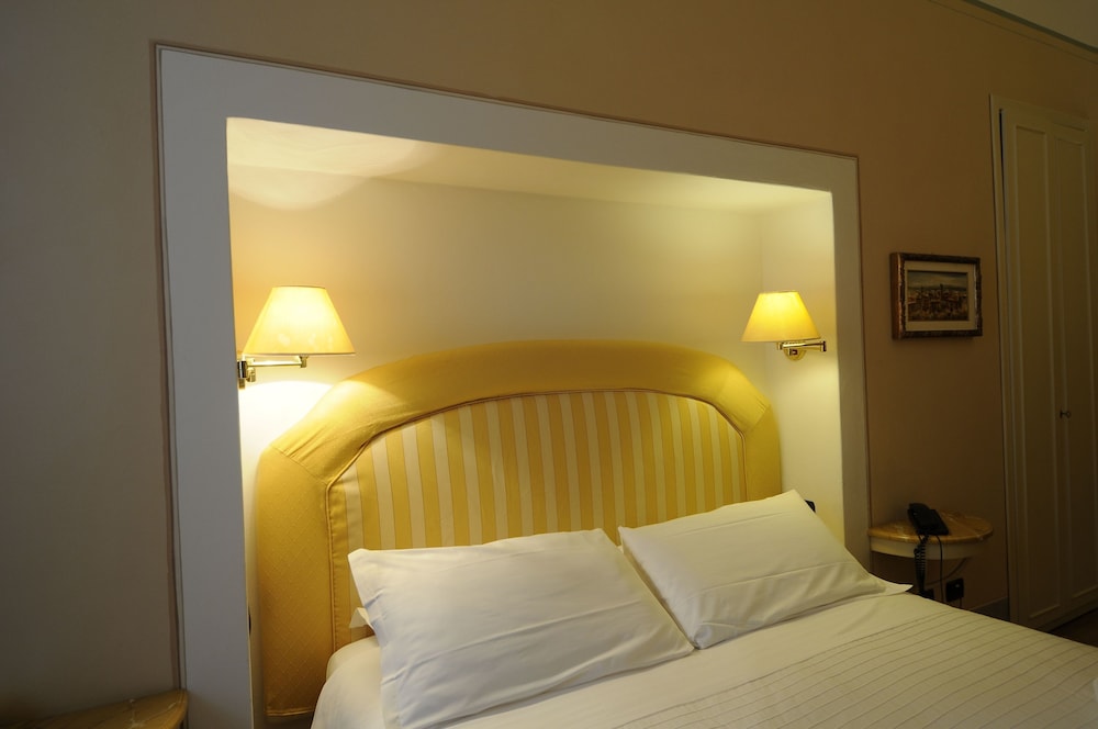 Standard Double or Twin Room photo 2