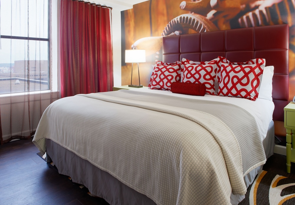 Junior Suite, 1 King Bed, City View