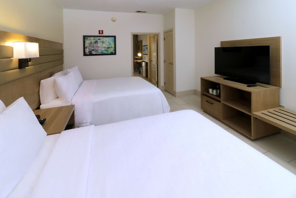 Suite, Multiple Beds, Non Smoking - Photo 6