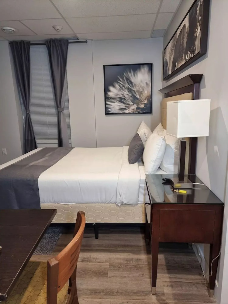 Suite #2 - 18 photo 3