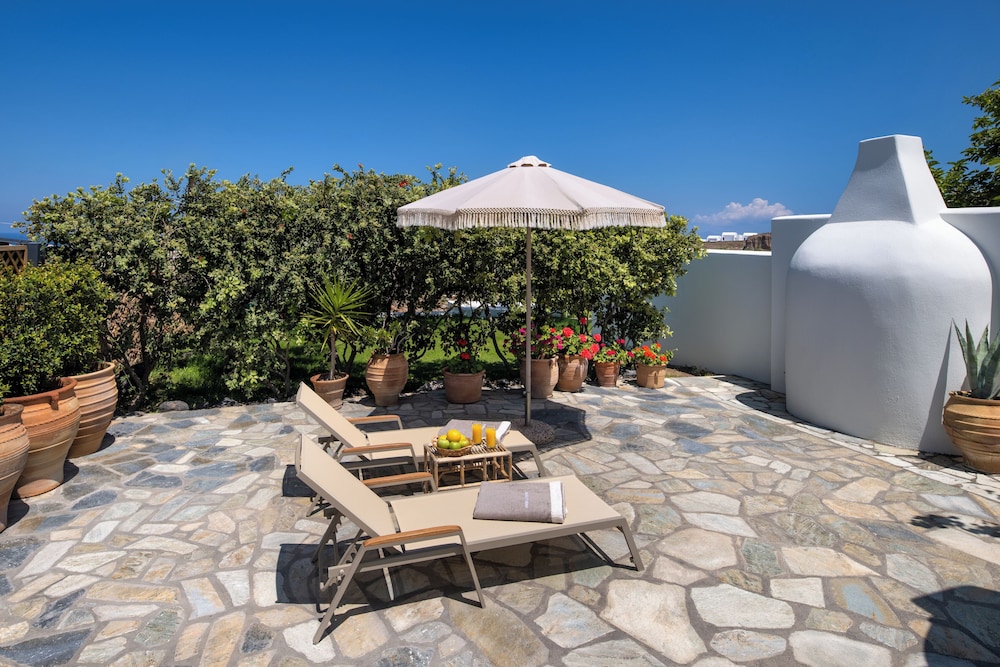 Suite with outdoor Hot Tub and Garden View - Photo 13