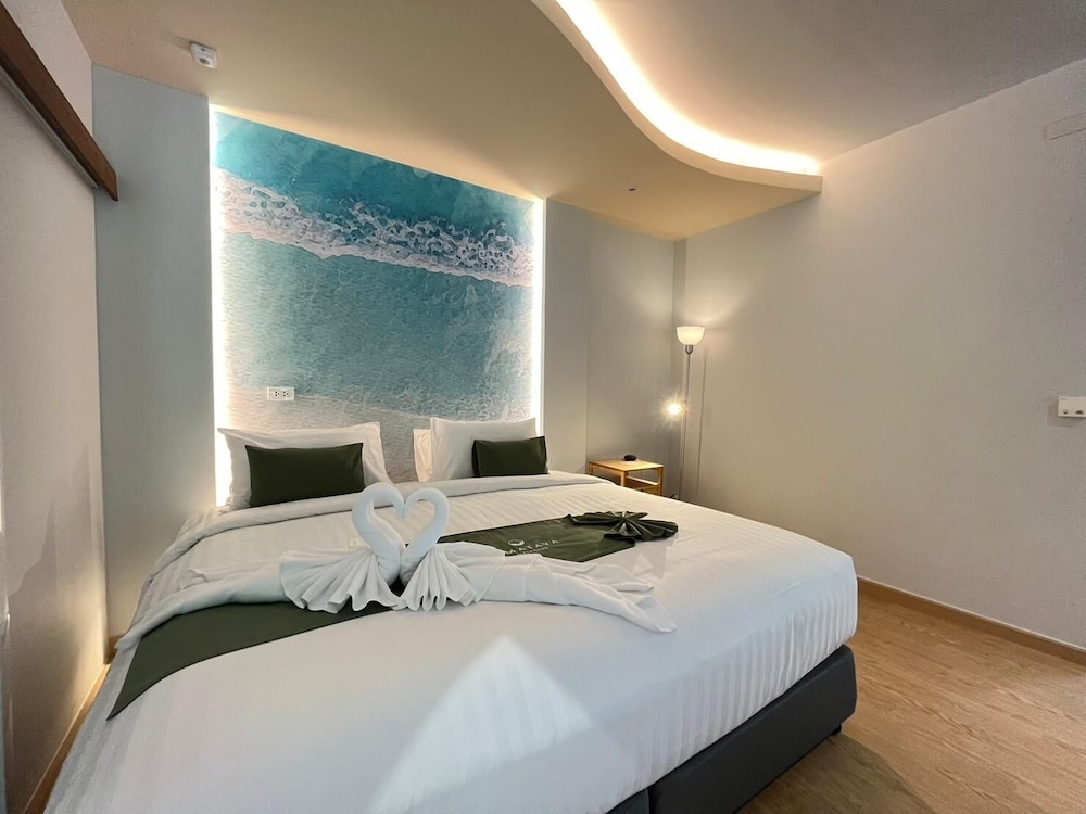 Family Room, 2 Bedrooms