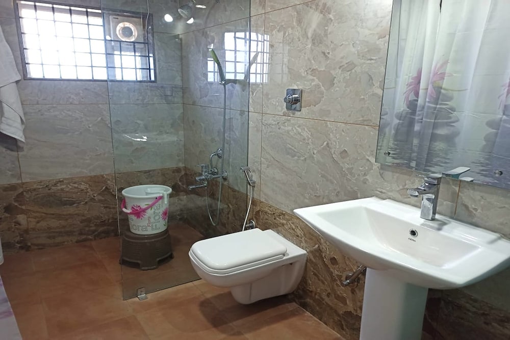 Executive Room - Photo 7
