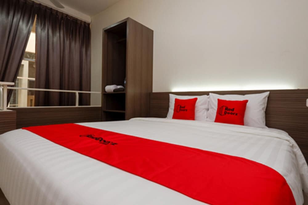 Deluxe Room - Photo 6