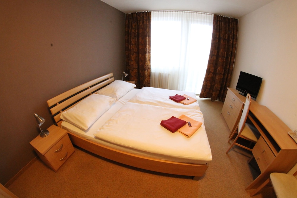 Apartment, 2 Bedrooms, Balcony, City View - Photo 3