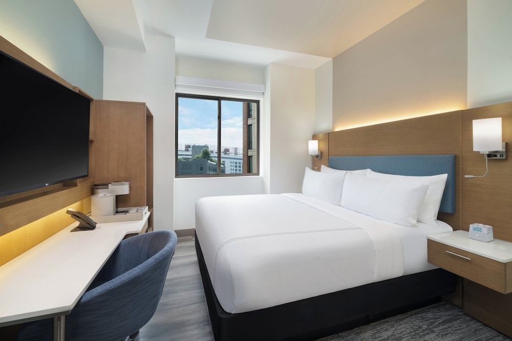 Standard Room, 1 King Bed, Hearing Accessible (Communications)