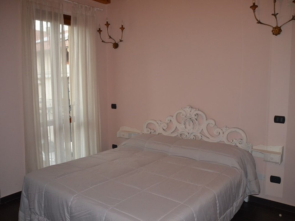 Comfort Triple Room, Private Bathroom (Glicine & Giglio) photo 1