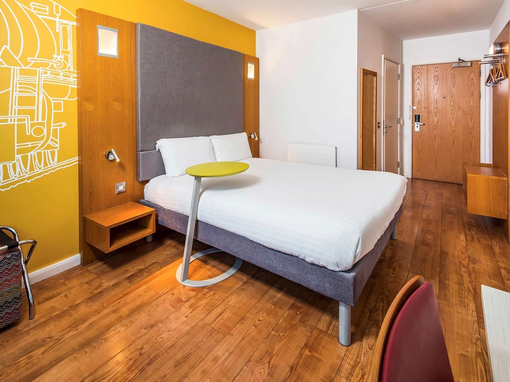 Room, 1 Double Bed (The Queen) - Photo 1