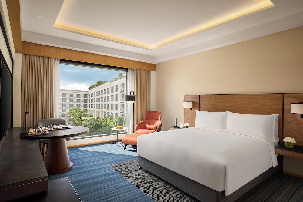 Club Room, 2 Twin Beds, Patio - Photo 9