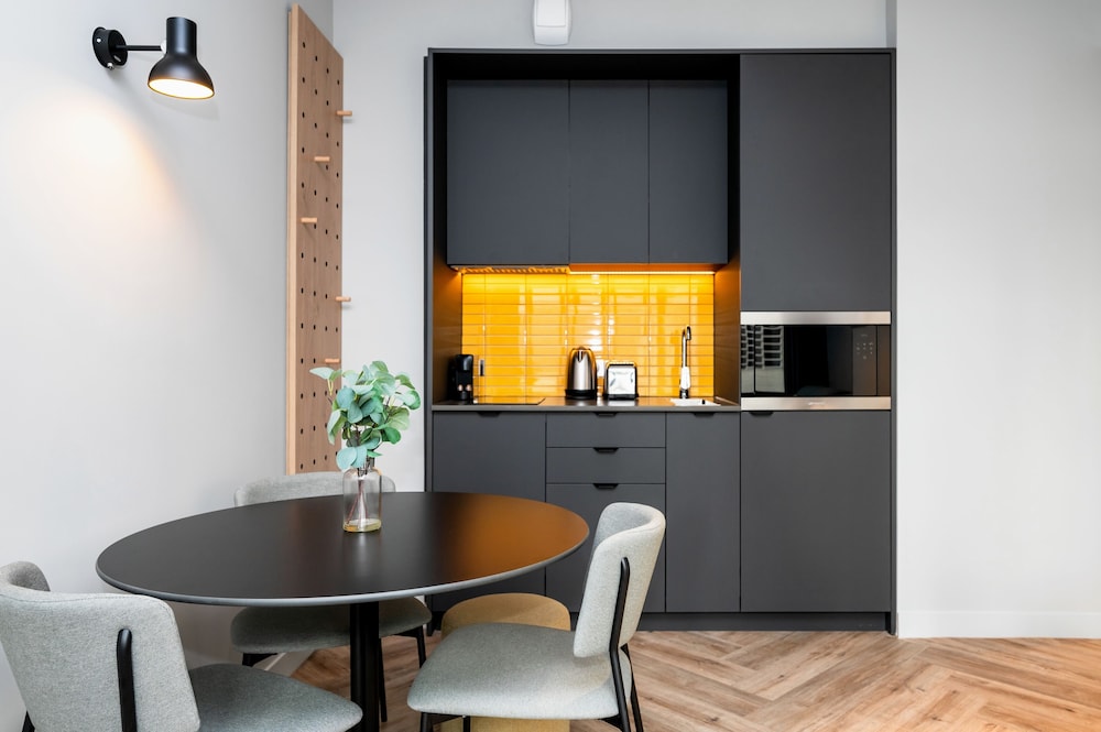 One Bedroom Apartment (Twin) - Photo 12
