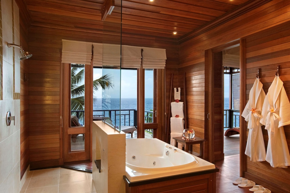 Villa, 1 King Bed, Deluxe Oceanfront