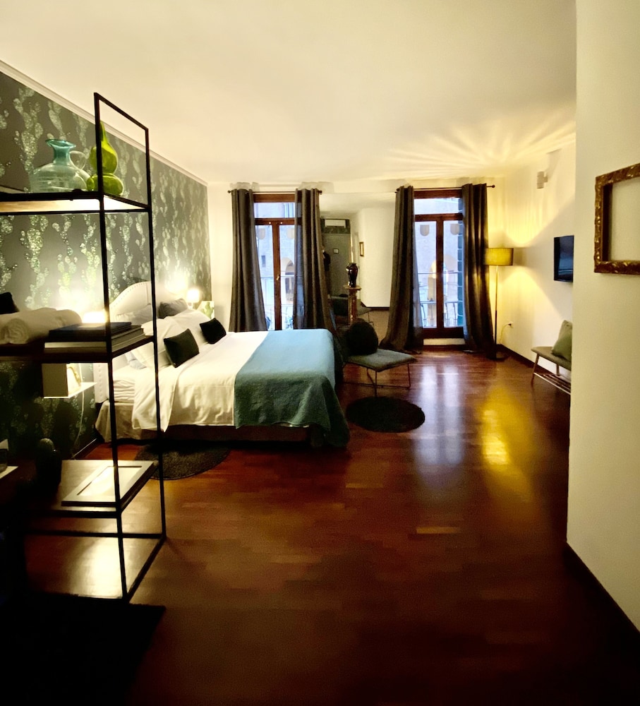 Deluxe Double Room (11) photo 3