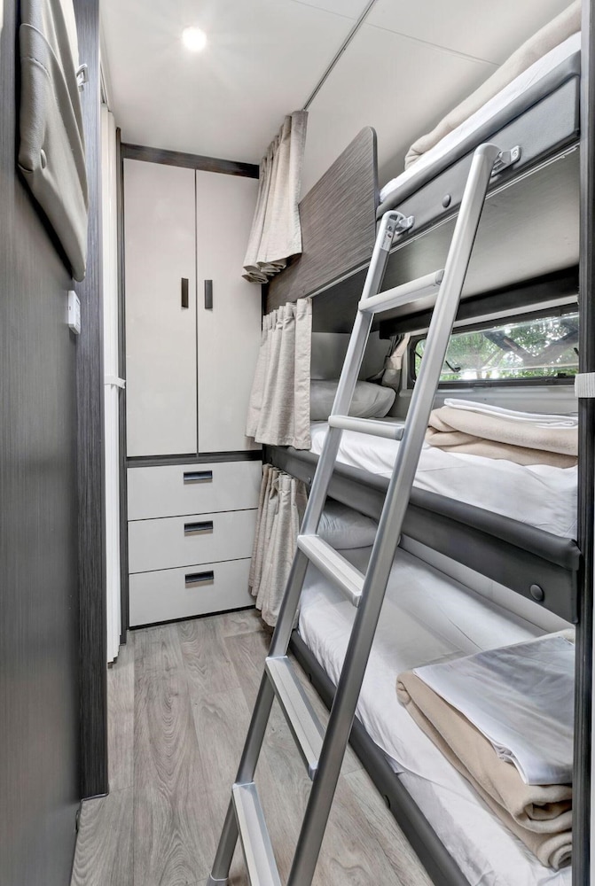 Jayco Van - Sleeps 4 photo 1