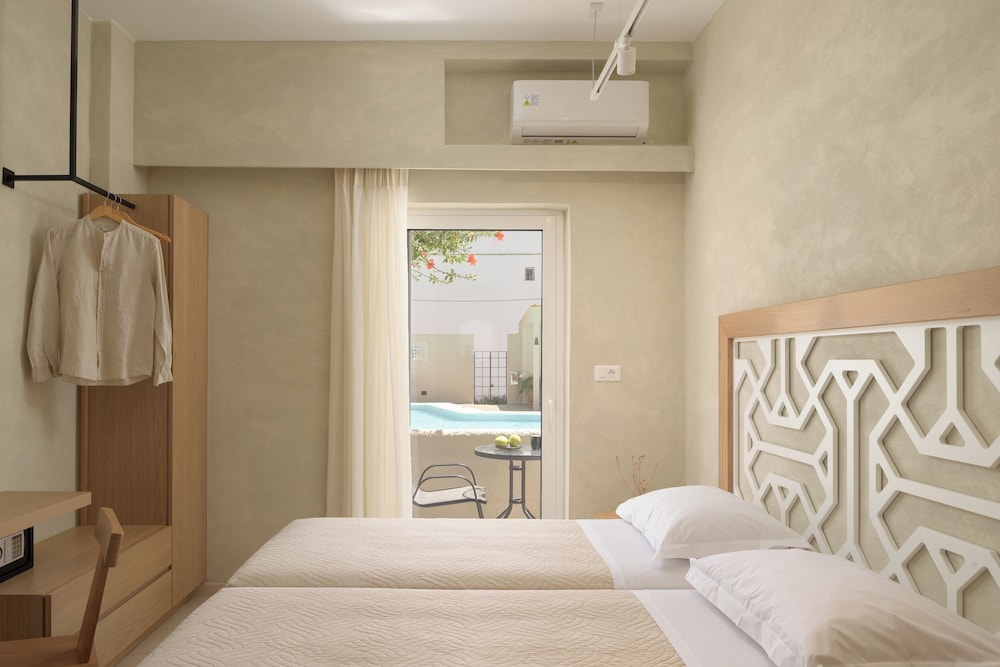 Deluxe Double Room, Non Smoking, Pool View