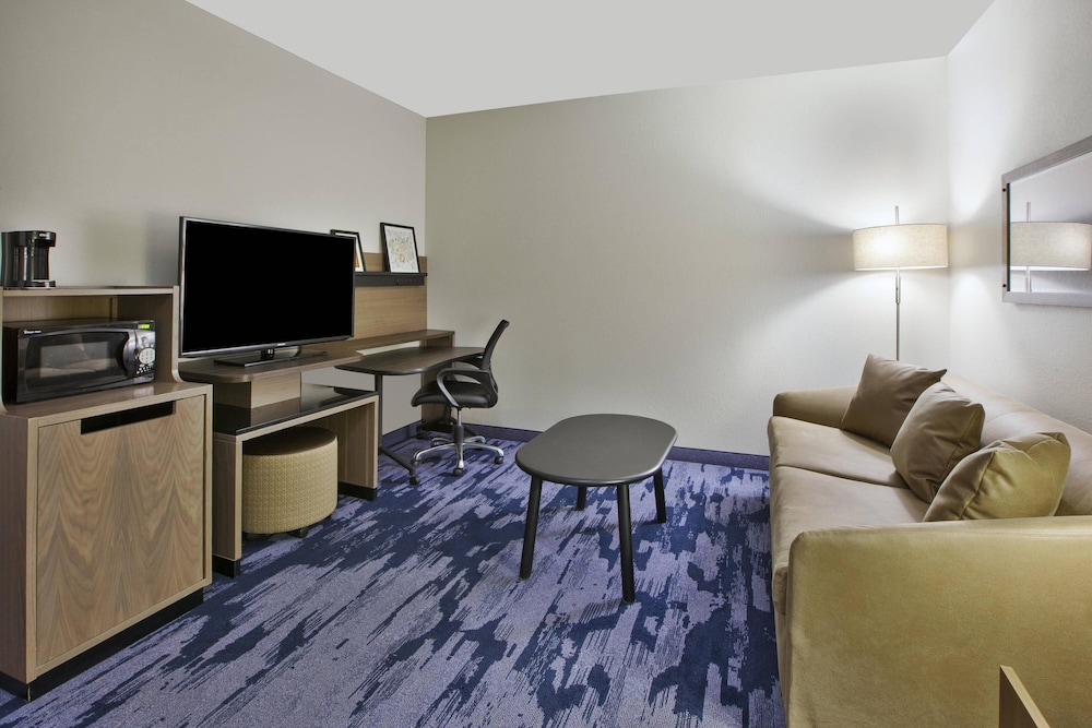 Suite, 1 Bedroom - Photo 3