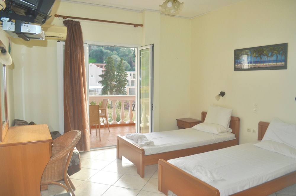 Apartment, 2 Bedrooms, Smoking, Balcony