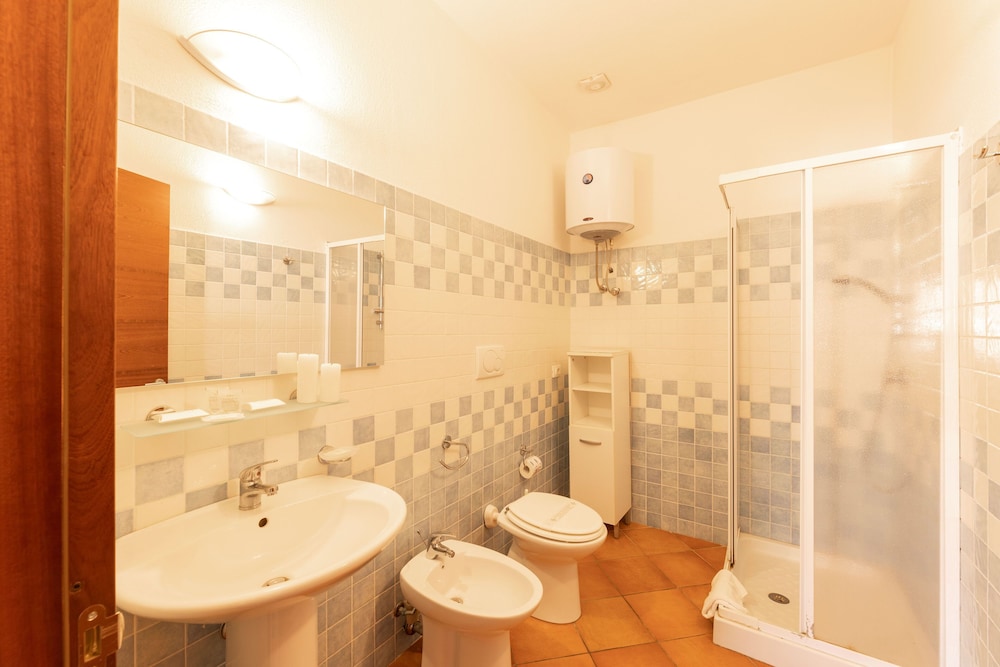 Signature Apartment photo 3