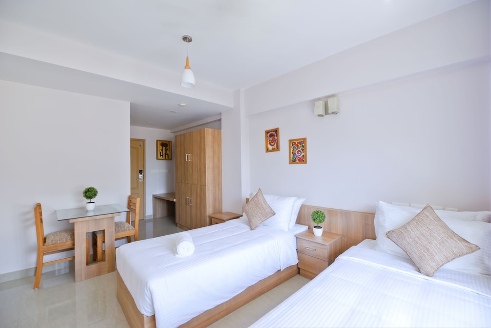 Family Room, 2 Bedrooms, Balcony