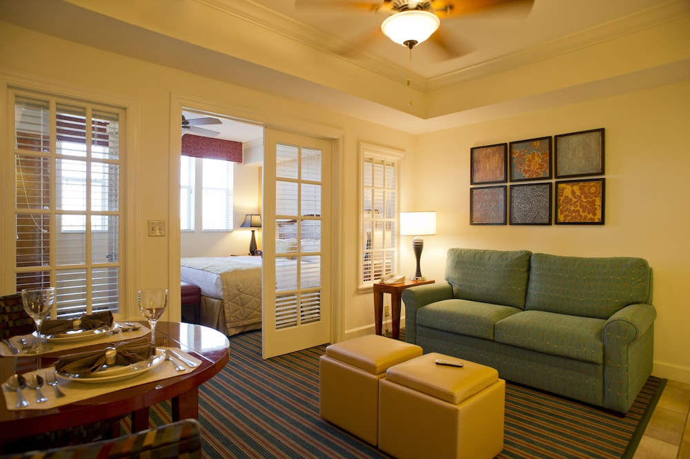 1 Bedroom 1 King Suite thumbnail 5