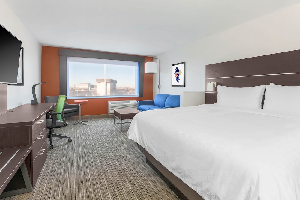 Suite, 1 King Bed, Hearing Accessible - Photo 1