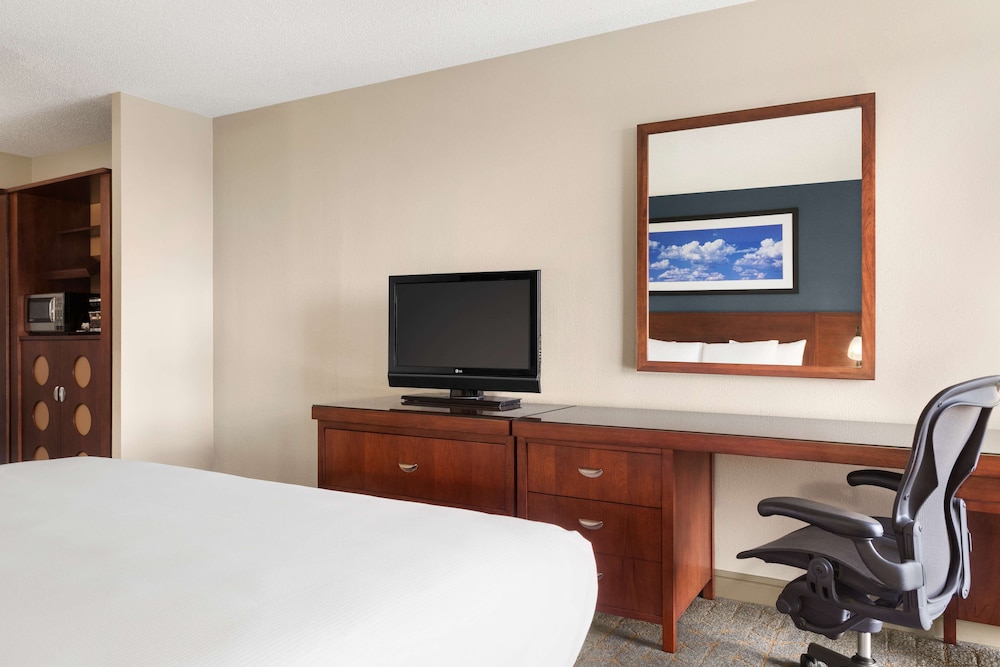 Room, 1 King Bed - Photo 3