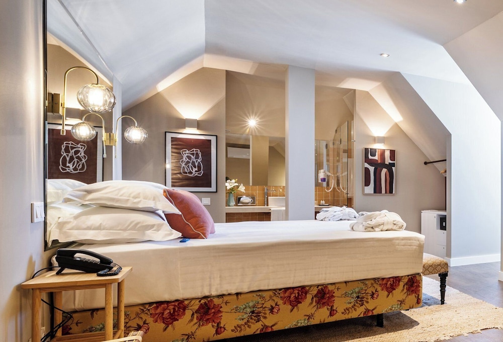 Superior Room (Premium) - Photo 8