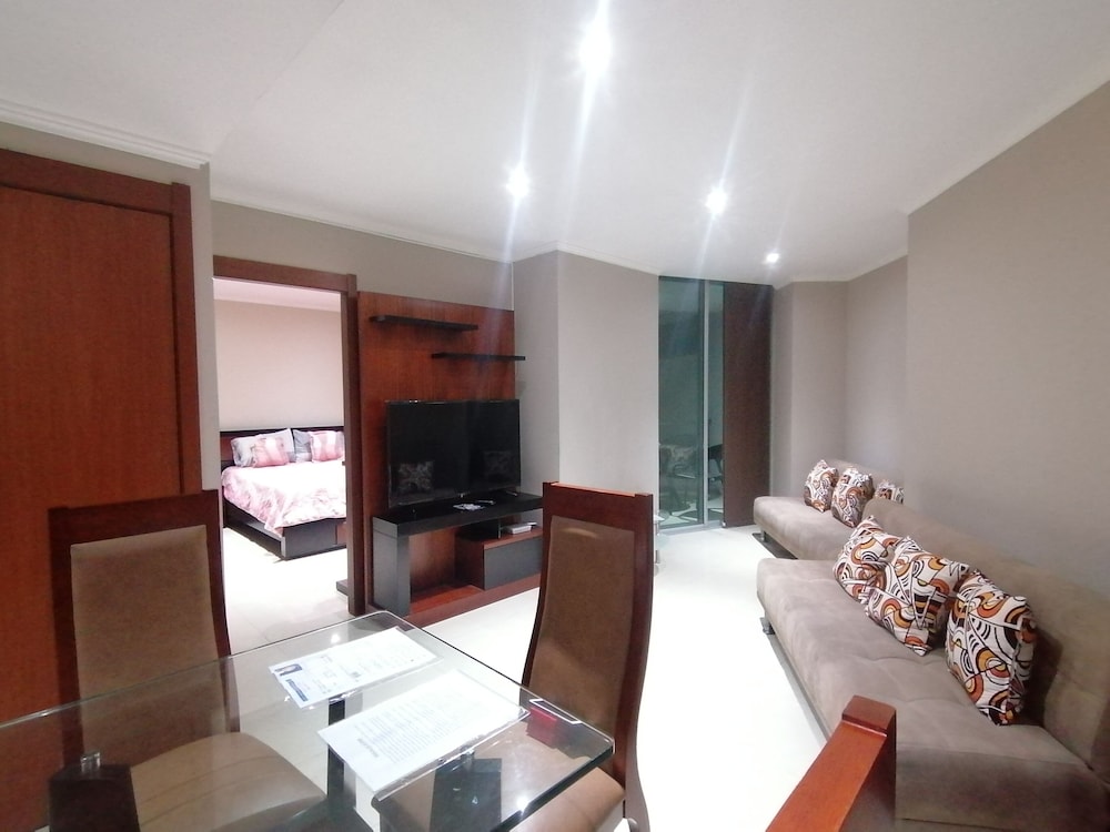 Executive Suite, 1 Bedroom, Ensuite, Ground Floor photo 2