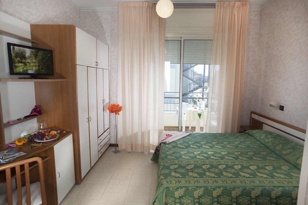 Quadruple Room, Sea View