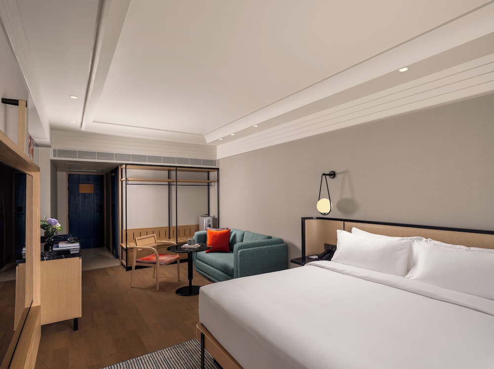 Family Room, 1 King Bed