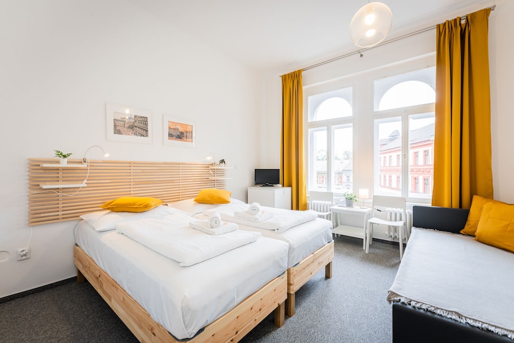 City Triple Room, 1 Bedroom, Refrigerator, City View