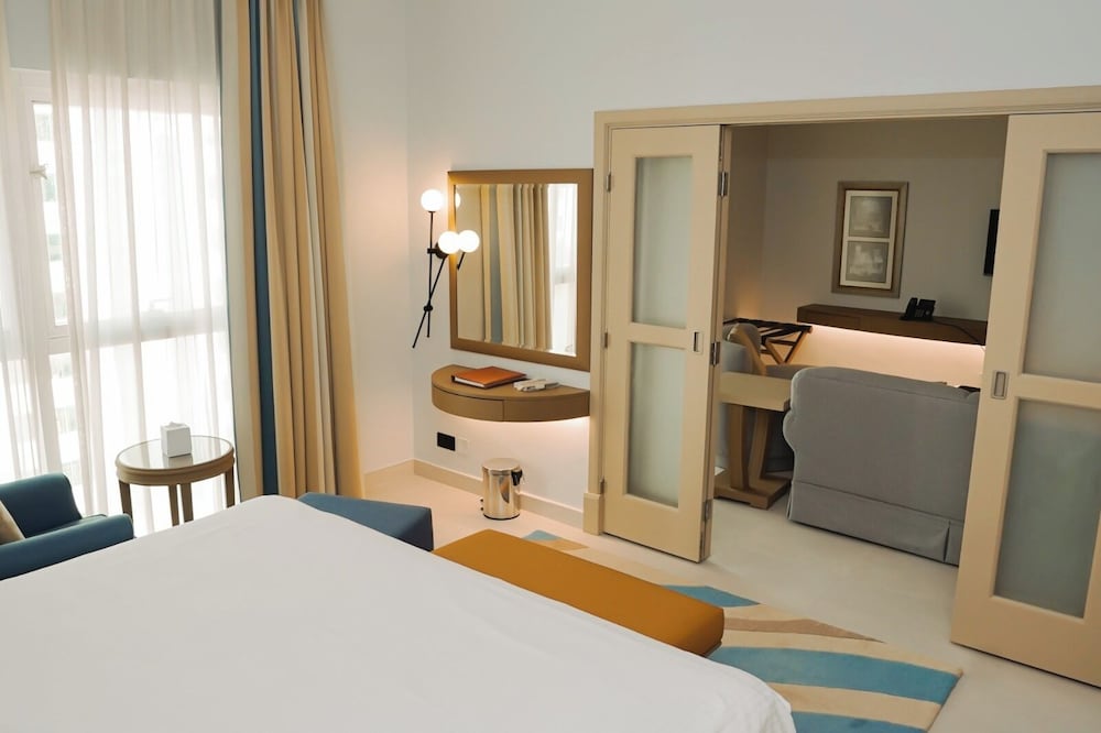 Deluxe Junior Suite City view photo 3