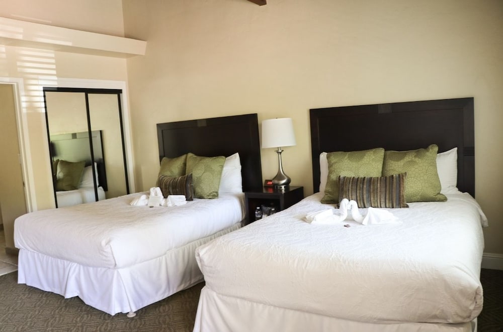 Premier Room, 2 Queen Beds, Kitchen