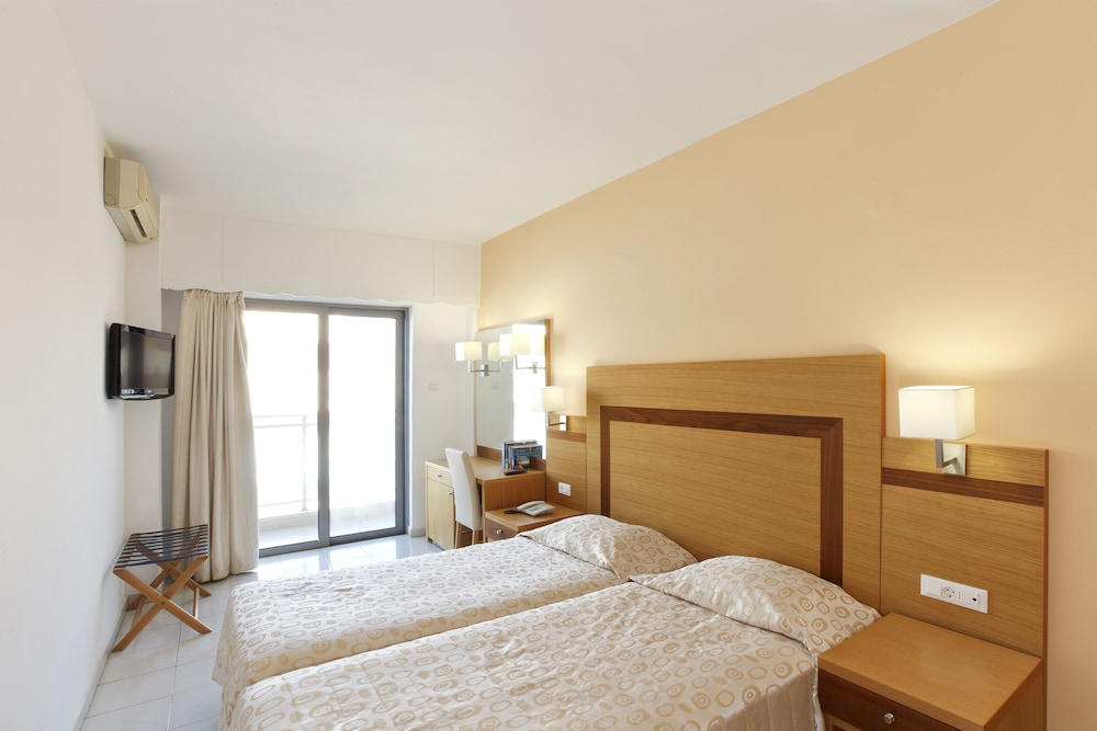 Standard Double Room - Photo 5